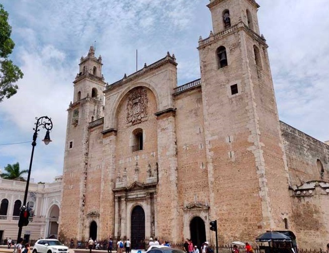 La Catedral de San Ildefonso fue mandada a construir por el Papa Pío IV y el Rey Felipe II 